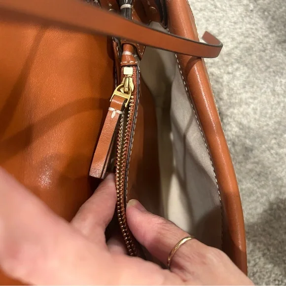 Tory Burch Miller Logo Leather CrossbodyBag. Aged camello